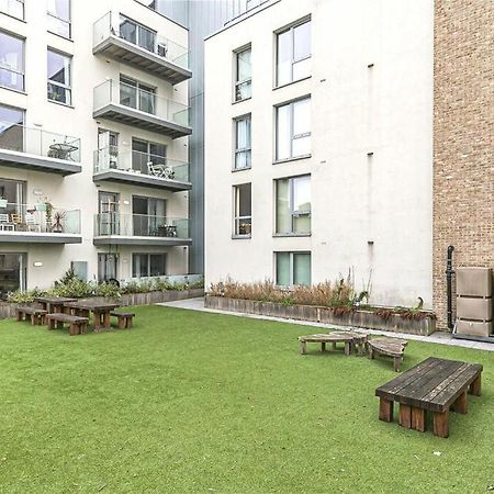 Modern Serviced 3-Bedroom Flat In East London Exterior photo
